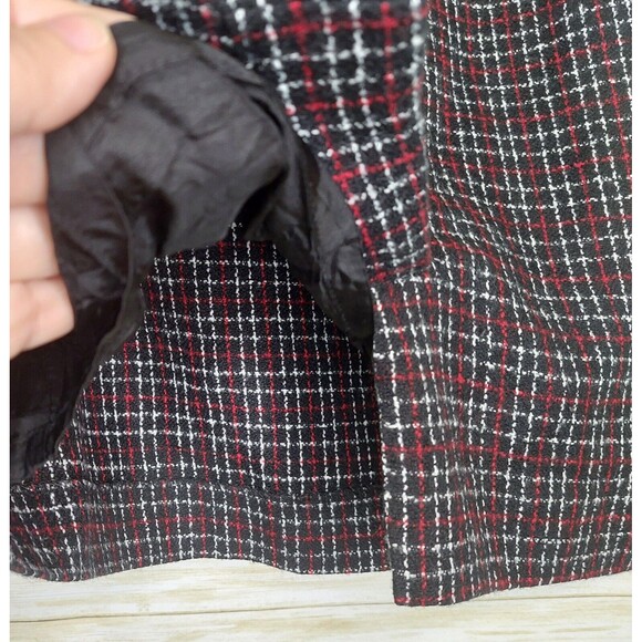 Casual Corner Annex Petites Skirt Size 6 Black/Red Plaid - Picture 6 of 9
